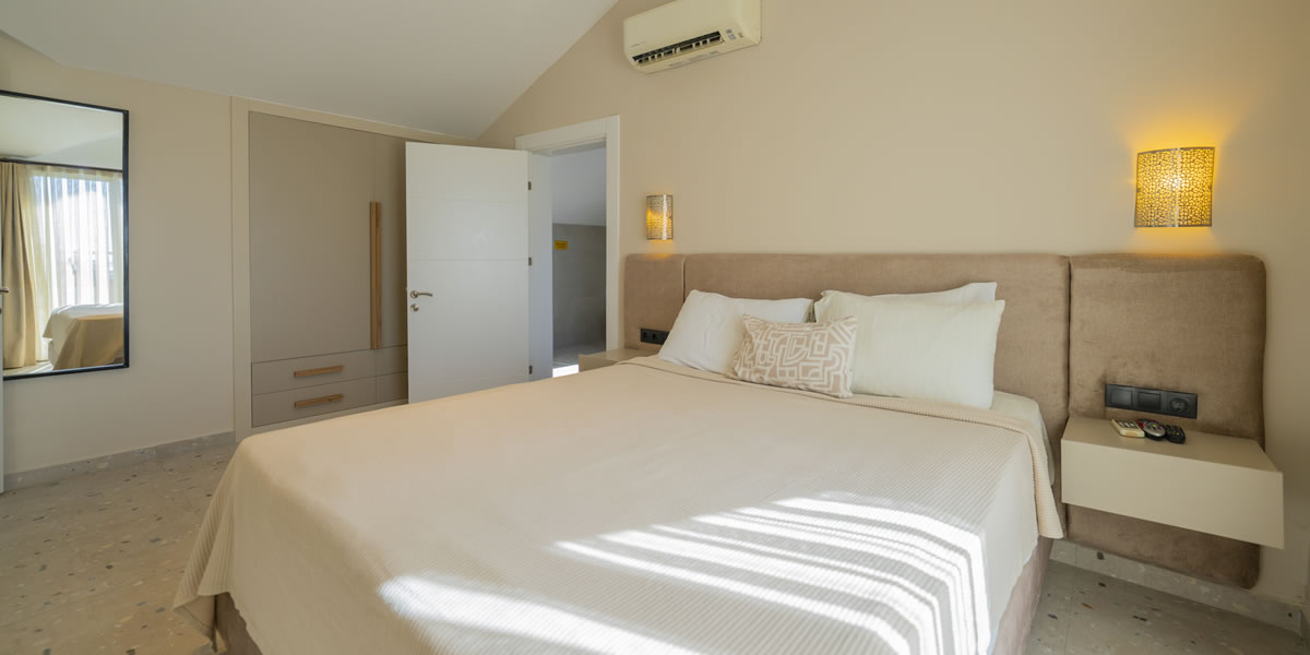 Penthouse Suite Bedroom Penthouse Suite Bedroom Oludeniz